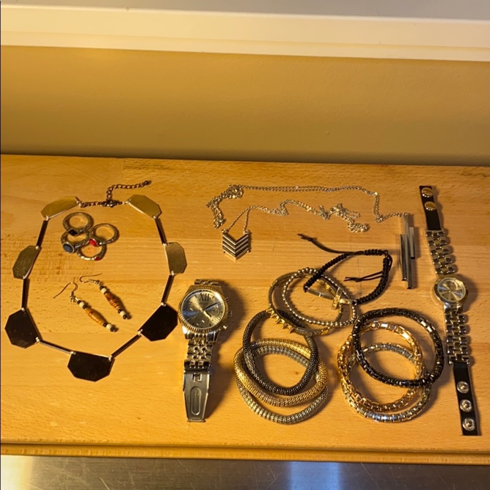 Bundle Lot of Jewelry Gold, Silver and Bla…